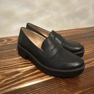 NWOT Naturalizer Black Loafers for Women